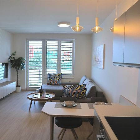 New Cozy 2 Room Pink Apartment Bratislava 059 Exteriör bild