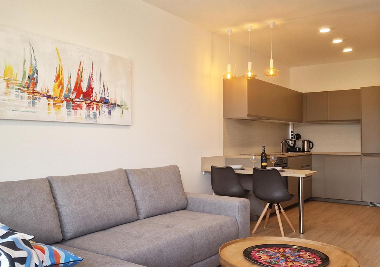 New Cozy 2 Room Pink Apartment Bratislava 059 Exteriör bild